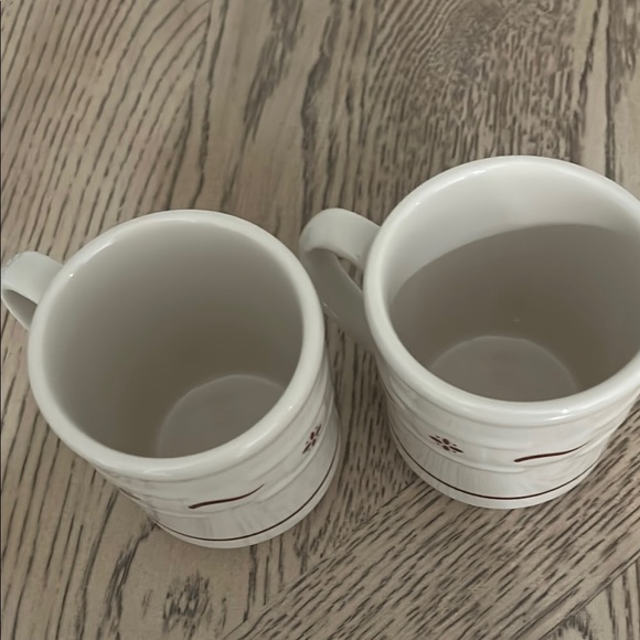 Longaberger Woven Traditions Red mugs, set of two - Picture 3 of 4